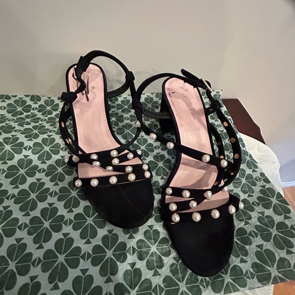 Kate Spade wynne black sandals with pearl detailing. Great pre owned condition. - Picture 2 of 4